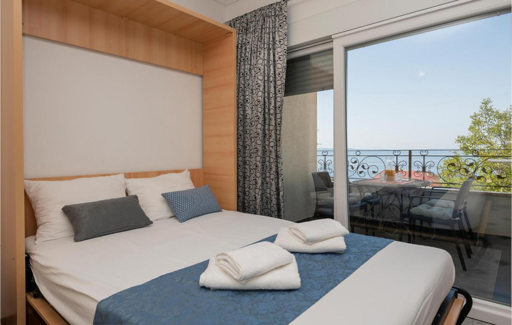 1 Bedroom Stunning Apartment In Makarska Exterior foto